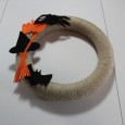 How-to: Cutesy Halloween Wreath Want to spook up your home in under 90 minutes? Try this easy wreath.