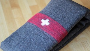 How-to: DIY Wool Swiss Army Blanket | HandsOccupied.com