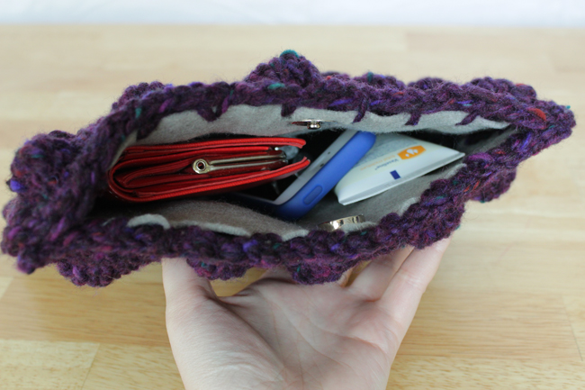 How-to: Knit Bauble Clutch | HandsOccupied.com