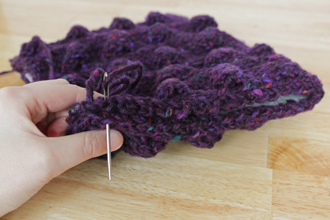 How-to: Knit Bauble Clutch | HandsOccupied.com