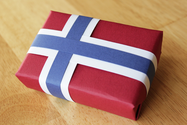 How-to: Scandinavian Flag Wrapping Paper | HandsOccupied.com