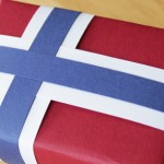 How-to: Scandinavian Flag Gift Wrap