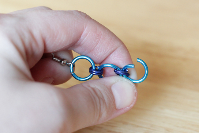 How-to: Chainmaille 101 & Chainmaille Earrings | HandsOccupied.com