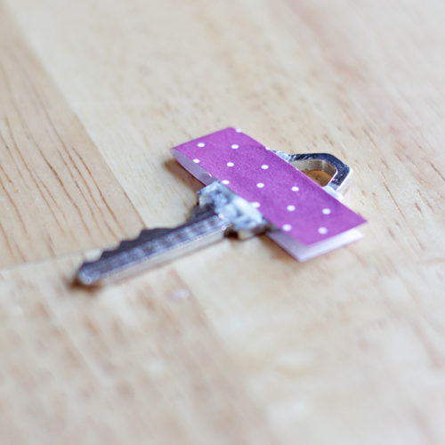 How-to: Glow-in-the-Dark Key Toppers at HandsOccupied
