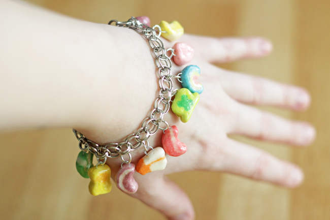 How-to: Lucky Charms Bracelet at HandsOccupied.com