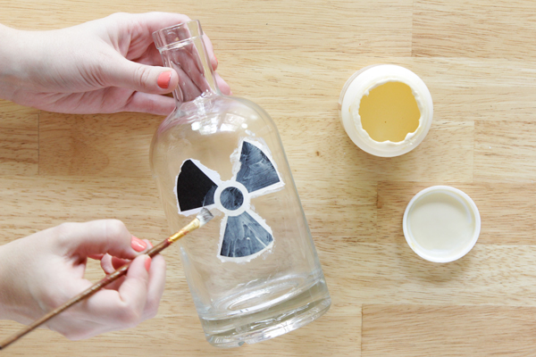 How-to: Radioactive Jars - Hands Occupied