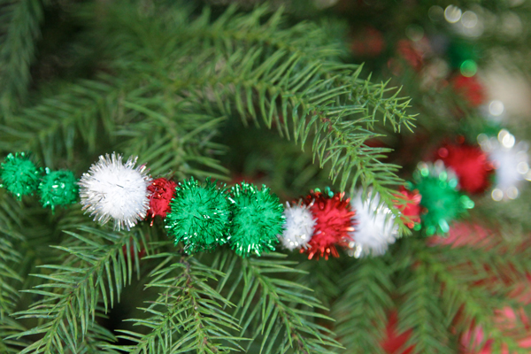 O (mini) Christmas Tree - Hands Occupied