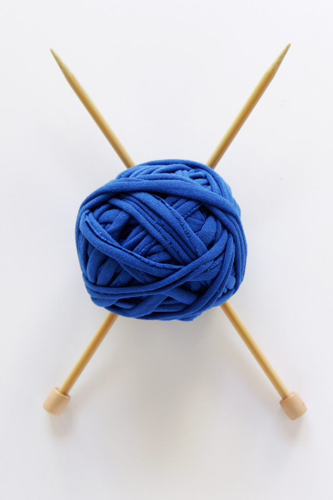 How to Make T-shirt Yarn at handsoccupied.com