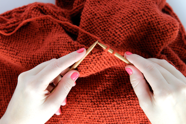How to Knit a Three Needle Bind Off at Hands Occupied