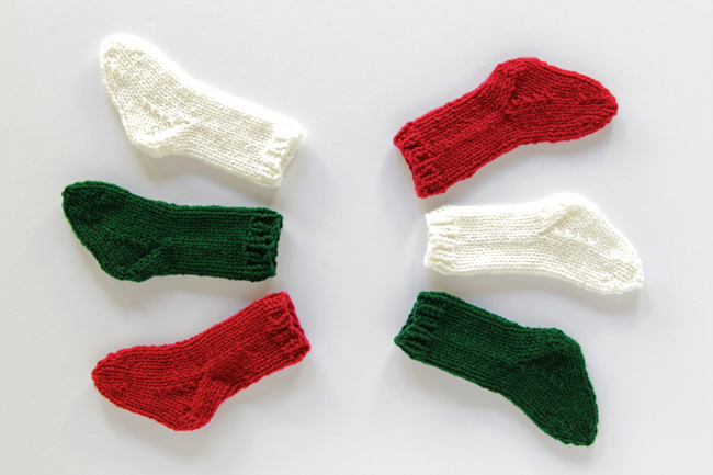 Mini Christmas Stockings Pattern at HandsOccupied.com