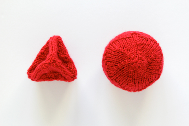 Red Hats for Preemies - Click through for the free pattern & donate a hat to help raise awareness about congenital heart defects in newborns. | handsoccupied.com.