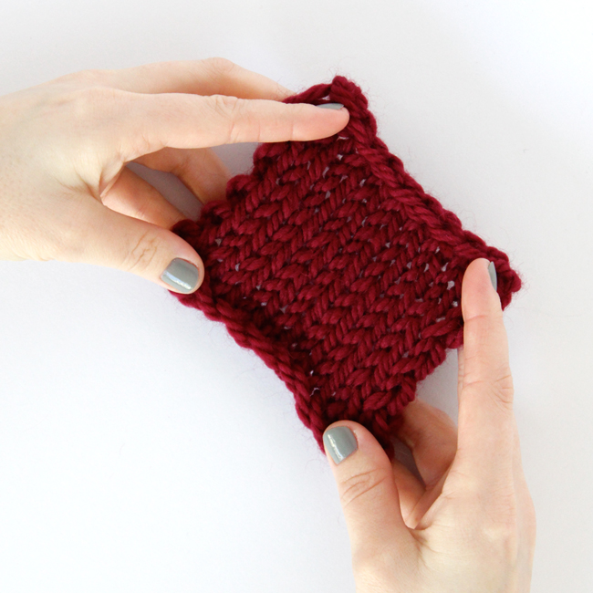 How to knit a basic bind off - Click through for a beginner knitting tutorial.