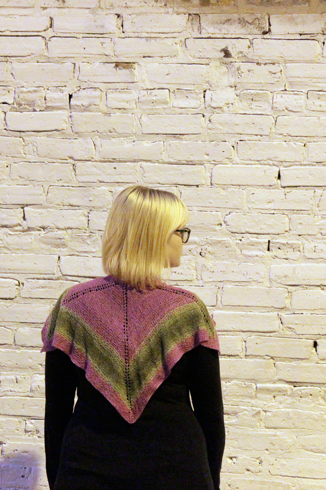 The Top Notched Shawl - Get your hands on this fun, free & easy pattern for a square knit shawl, perfect to show off those fancy, one-skein yarns you haven't quite found the right use for!