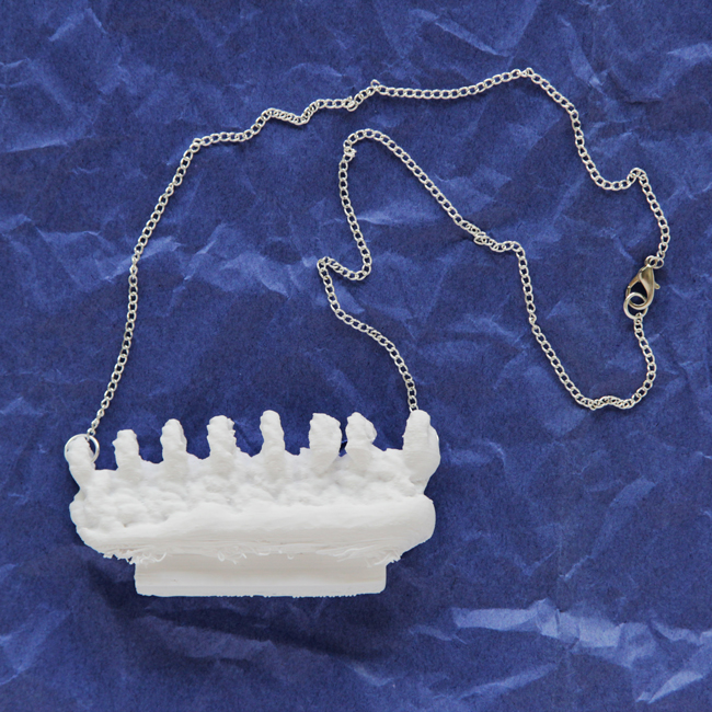Knitting swatch necklace made by replicating your own knitting or crochet with 3D printing - click through to learn how to do this at home. 