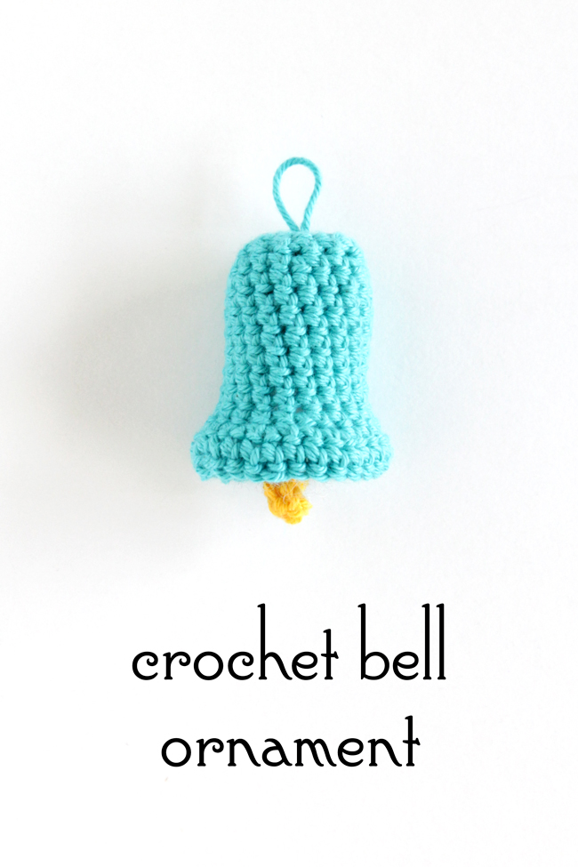 Crochet this sweet little bell ornament for your Christmas tree! - Click through for the free, quick & easy pattern!