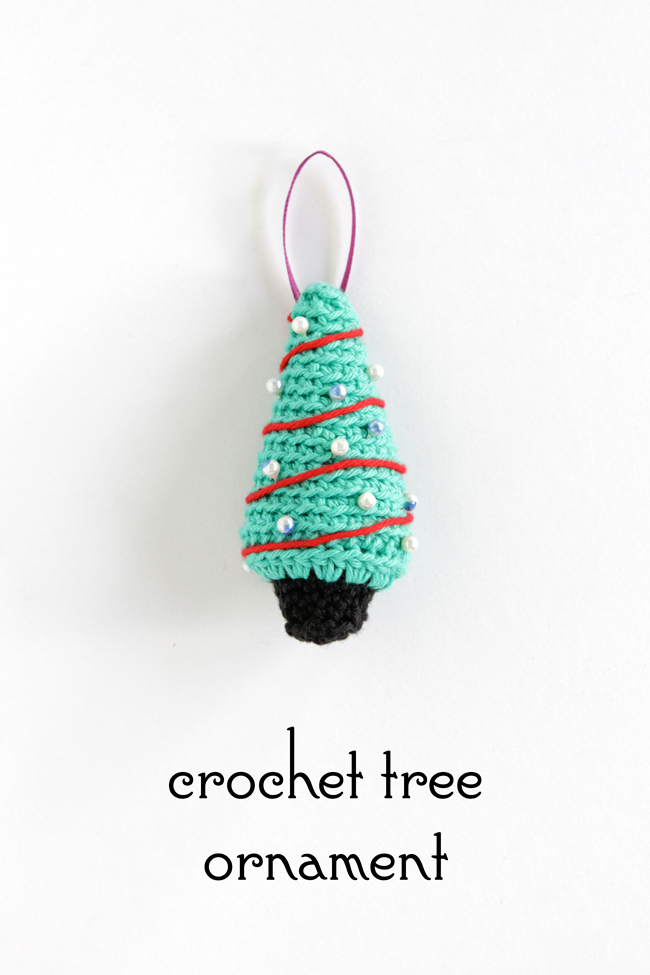 A pattern for a crochet Christmas tree ornament that works up super quick! Click through for the free pattern.