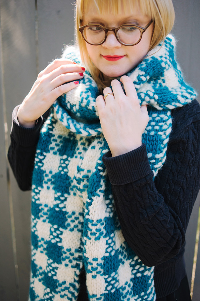 Knit this super cozy scarf throughout the fall to keep you warm this winter! | Plaid Super Scarf by Heidi Gustad for AllFreeKnitting