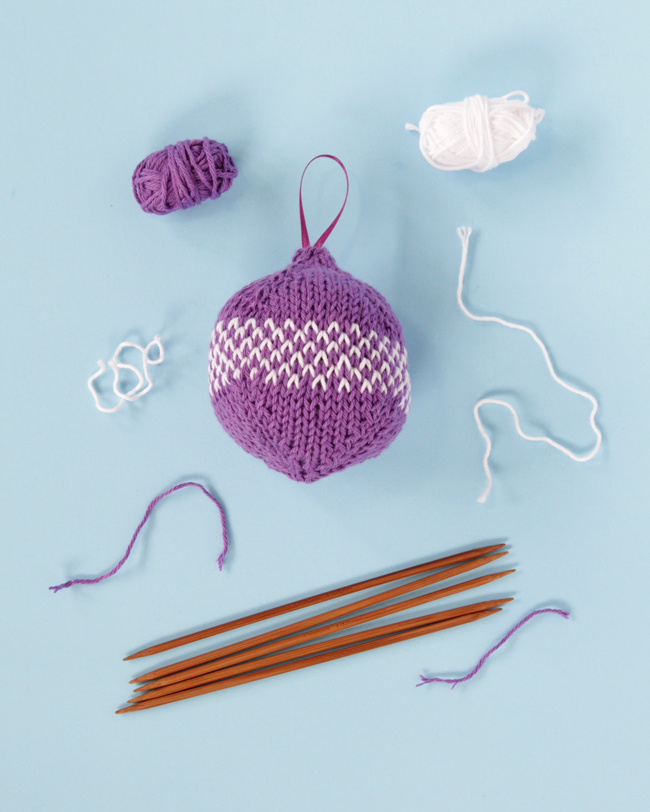 Knit a sweet bauble for your Christmas tree with this free ornament pattern. Handmade holiday crafts are the best!