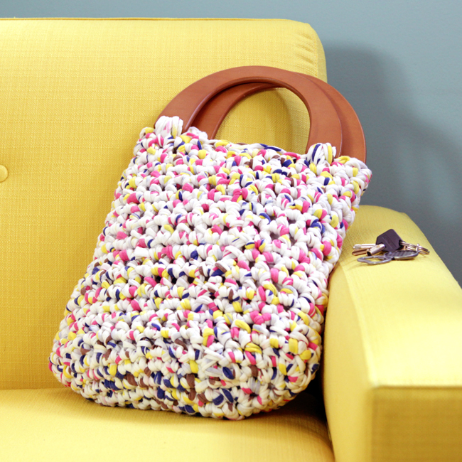 Try your hand at the easy-to-make Grab 'n Go Purse, a free crochet pattern that makes the most of fabric yarn!