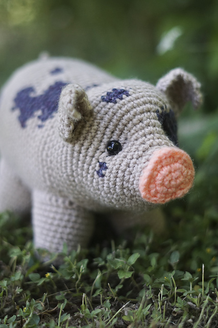 Pig Amigurumi by Brenna Eaves