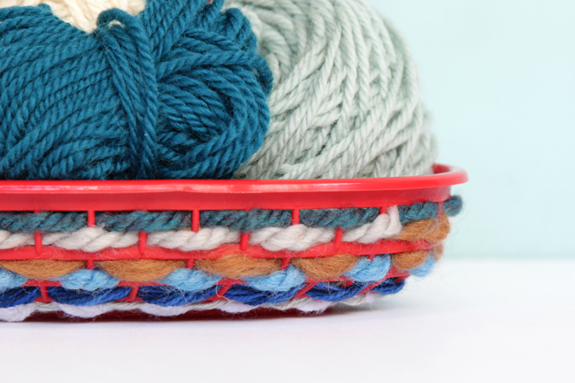 This easy weaving project puts your best yarn scraps to good use! Quick, easy and oh-so-adorable, you can crank out a set of woven burger baskets for any summer soiree!