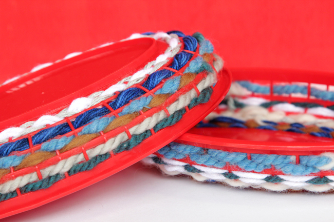 This easy weaving project puts your best yarn scraps to good use! Quick, easy and oh-so-adorable, you can crank out a set of woven burger baskets for any summer soiree!