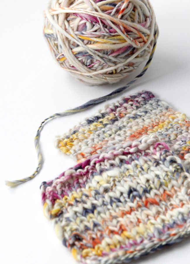 You've got to try Manos del Uruguay's new Serpentina yarn - it's handspun, making it so pretty! Click through for a full review and giveaway.