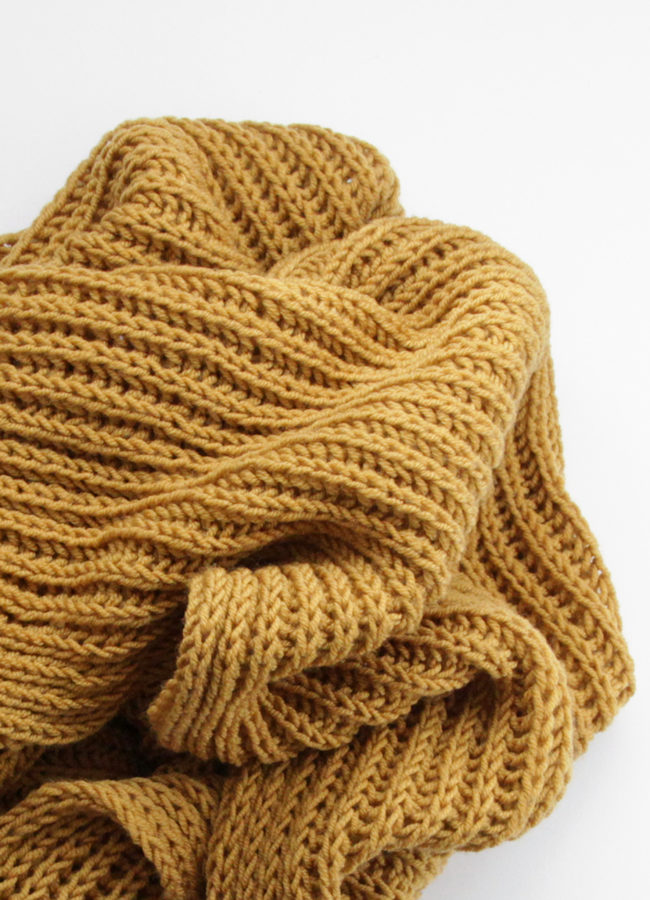 The Fisherman's Rib Stitch is a great alternative to knitting brioche because it results in a fluffy, dimensional finished fabric, but it's a bit easier to knit. Learn all about how to knit Fisherman's Rib, plus learn how to fix mistakes when they crop up, in two great video tutorials.