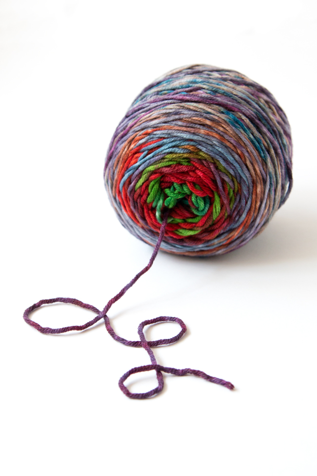 Urth's Uneek Worsted yarn is a funky and vibrant yarn ideal for color lovers. This self-striping beauty lends itself to so many fun knit & crochet projects!