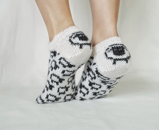 Sauetøfler / Sheep slippers by Gurimalla Design