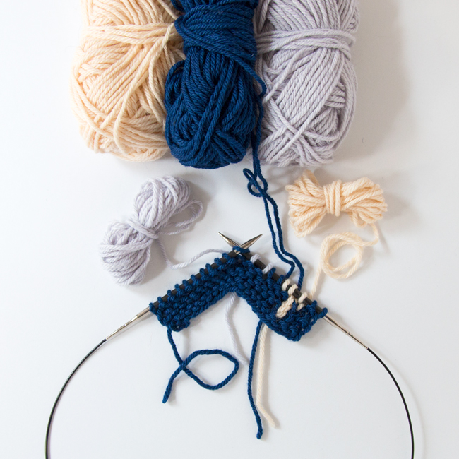 For your best intarsia results ever, you've got to visualize the process of knitting your pattern. Click through for some of the best tips and tricks to level up your intarsia knitting. 
