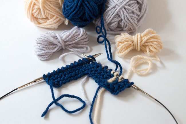 For your best intarsia results ever, you've got to visualize the process of knitting your pattern. Click through for some of the best tips and tricks to level up your intarsia knitting. 