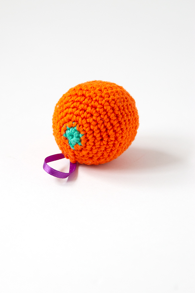 The gift of citrus fruit, particularly oranges, is a long-standing Christmas treat. To celebrate this old-fashioned holiday tradition, crochet a fast orange ornament for your tree! Get the free pattern on Hands Occupied.