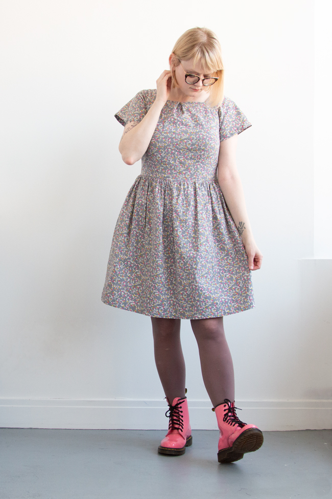 Handmade Wardrobe / Learn the ins and outs, pros and cons of sewing the beginner-friendly ESP Dress from Decades of Style.