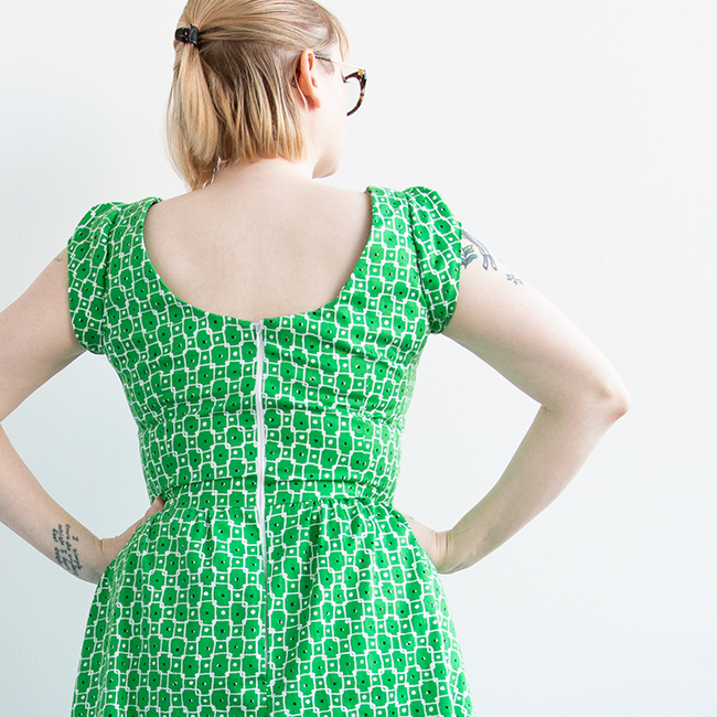 Handmade Wardrobe: Simplicity 1803. Sometimes stash-diving results in a fun dress that teaches you a thing or two about ease and fit. Click to check out the pros and cons of making Simplicity pattern 1803, and get some practical sewing advice from Grandma while you're at it!