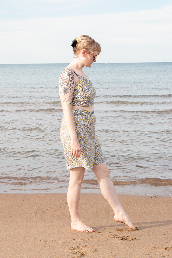 Handmade beachwear is so much fun to make! Find tips for achieving a good fit when knitting from a vintage pattern, and take a look at a handmade, 1940s-inspired swim set.