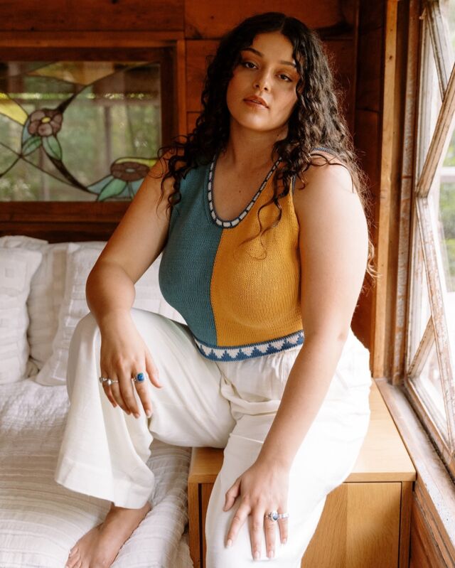 Hands Occupied – Colorful knitting, crochet, latch hook and